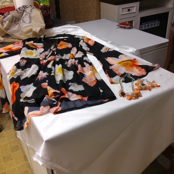 GB LONG BELLSLEEVES Romper - Picture 2 of 10